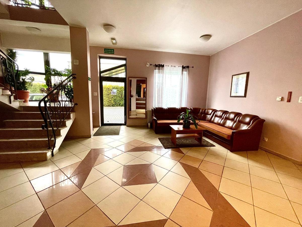 Hotel Dowhan Nowe Esterno foto