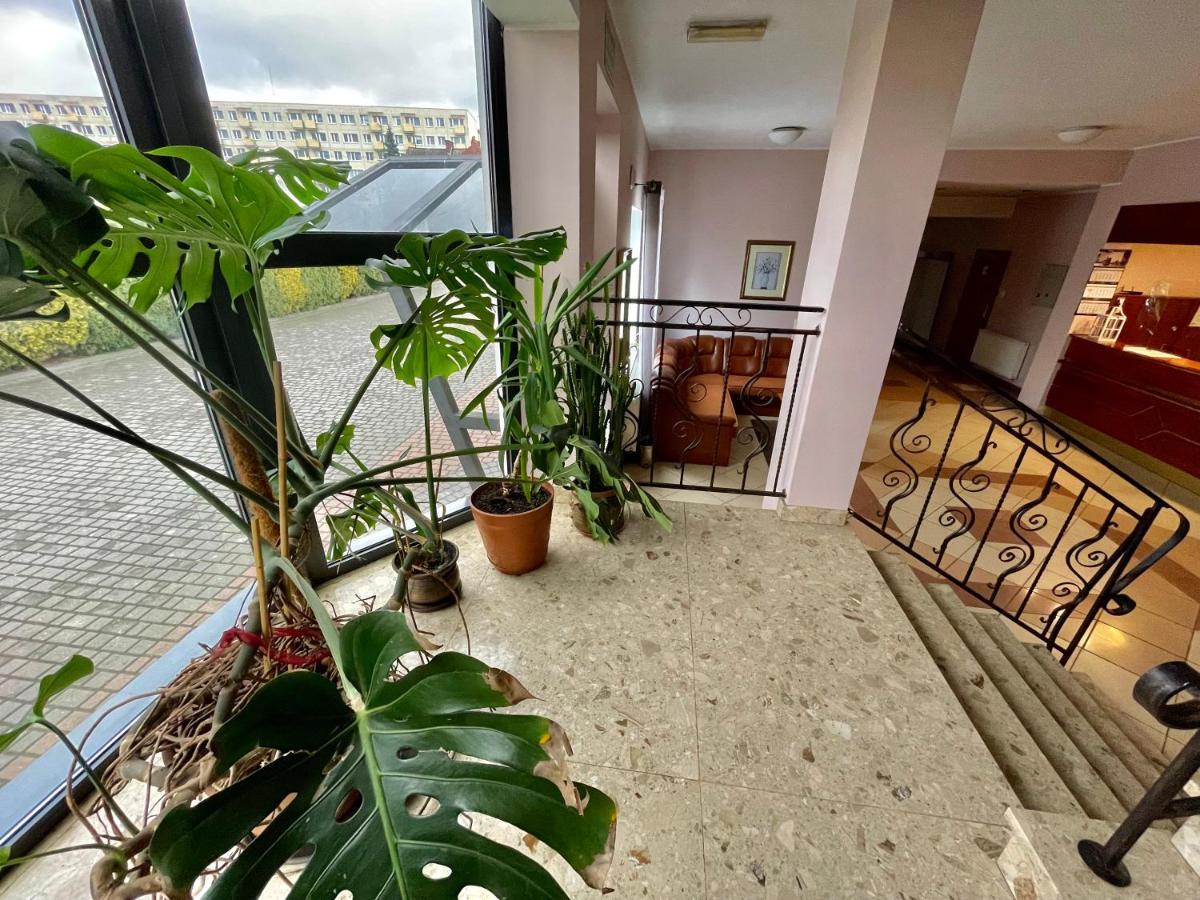Hotel Dowhan Nowe Esterno foto