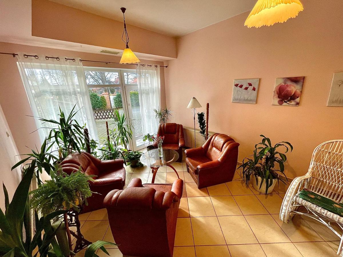 Hotel Dowhan Nowe Esterno foto